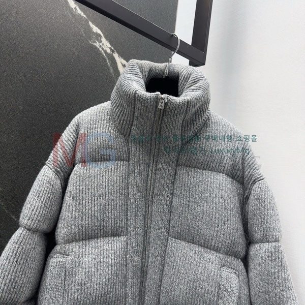 ���� ���ڷ� ��ġ�ڸ� �ٿ� �е� BC56568-8