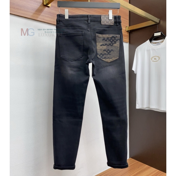 ���� ���̺��� û���� LV326745