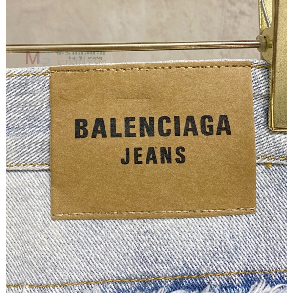 ���� �߷��þư� û���� BA824361