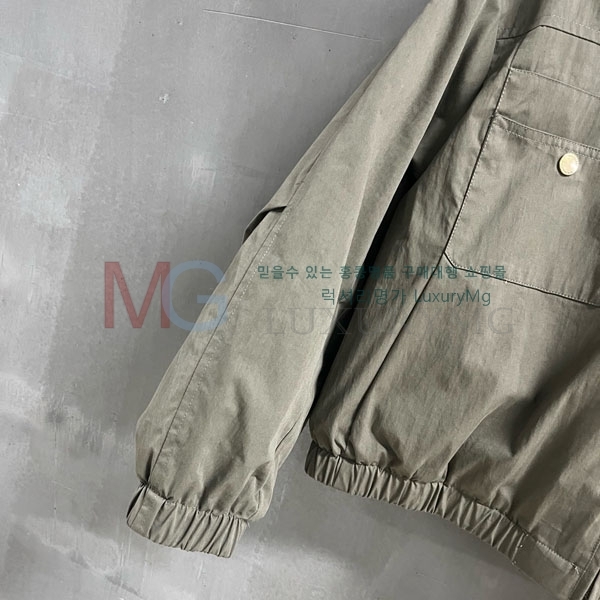 ���� �̿�̿� �þ �� ���� �ٿ� �е� MU341203-3