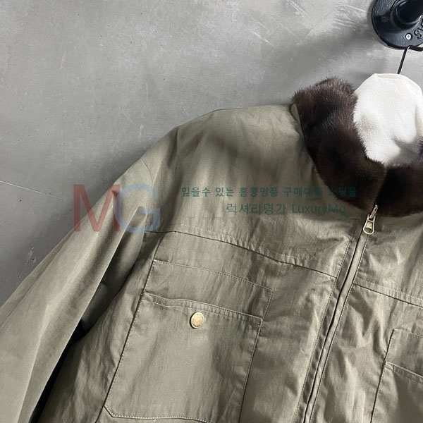 ���� �̿�̿� �þ �� ���� �ٿ� �е� MU341203-3