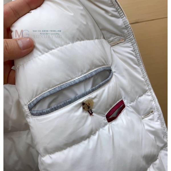 ���� ���ڷ� ��ġ�ڸ� �ٿ� �е� ���� BC536742-1