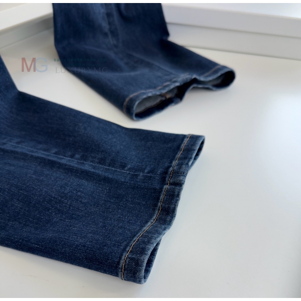 ���� ���ڷ� ��ġ�ڸ� û���� BC256389-1