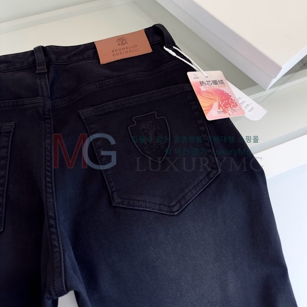 ���� ���ڷ� ��ġ�ڸ� û���� BC256389-2