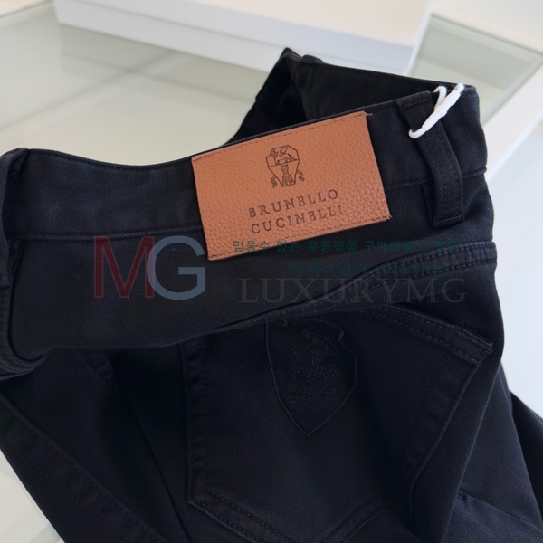 ���� ���ڷ� ��ġ�ڸ� û���� BC256389-2