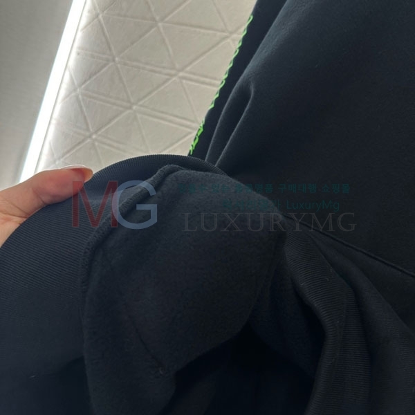 ���� ũ������ �ĵ�Ƽ CHS231230-1