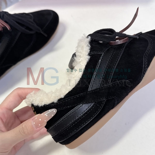 ���� �̿�̿� ����Ŀ�� MI3378923-1