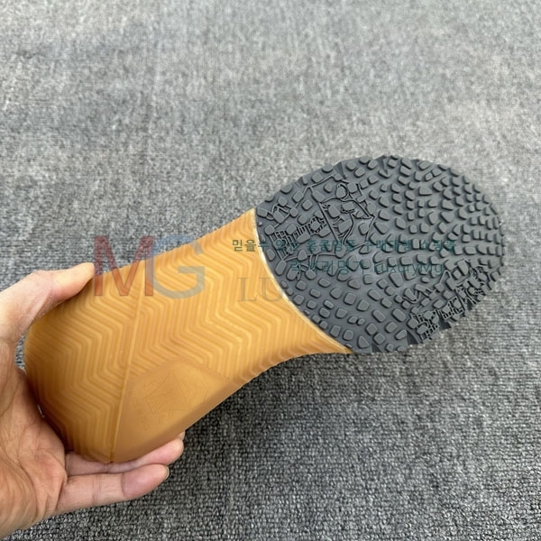 ���ڷ� ��ġ�ڸ� ����Ŀ�� BC771153-8