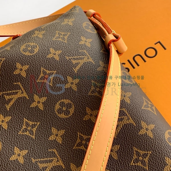 ���̺��� ĳ���� �̽�Ʈ ����Ʈ M28101-1