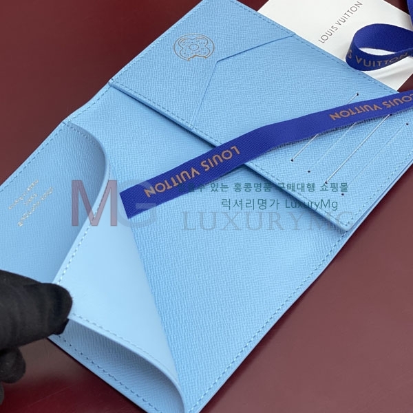 ���̺��� �н���Ʈ Ŀ�� �������� M28281-3