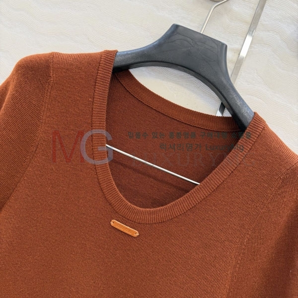 ���� �̿�̿� ���� Ƽ���� MU484650-10