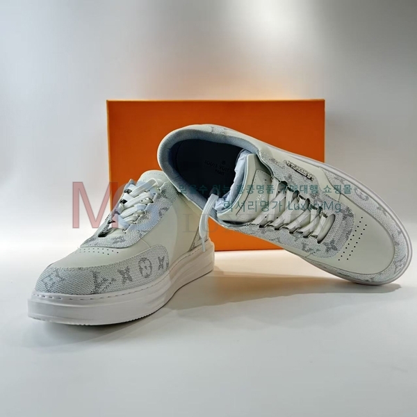 ���� ���̺��� ����Ŀ�� L8A67703