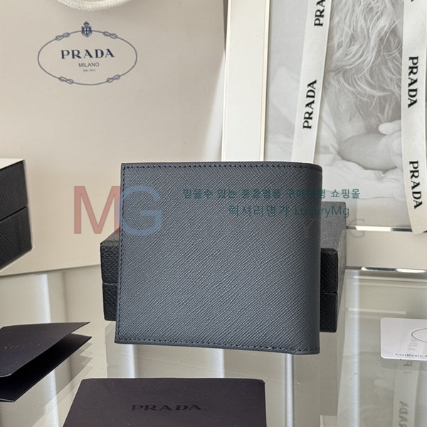 ����� ������ 2M0513-305