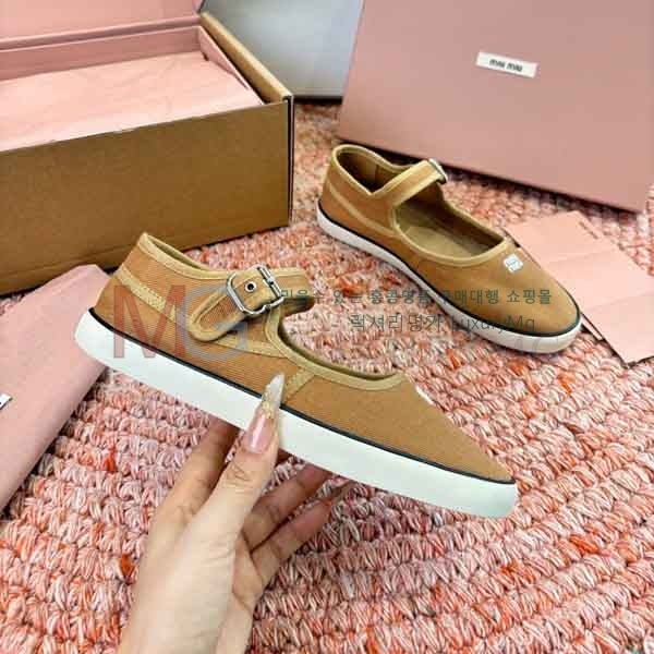 ���� �̿�̿� ����Ŀ�� MIU08991