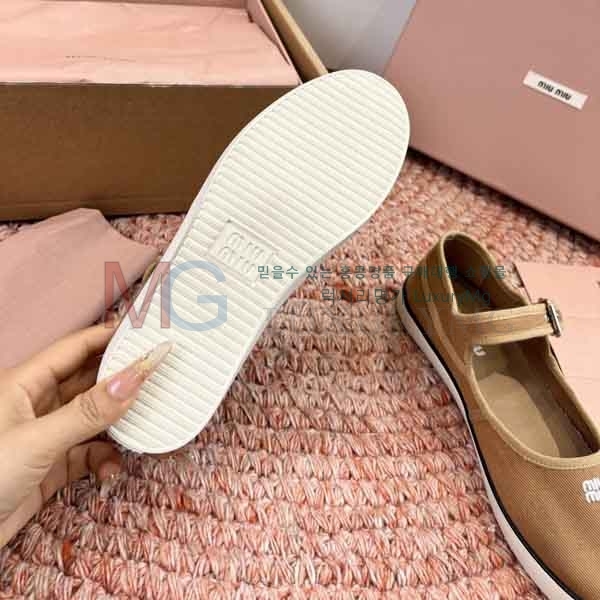 ���� �̿�̿� ����Ŀ�� MIU08991