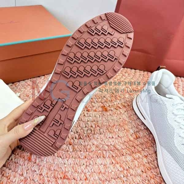 ���� �η�**�� ����Ŀ�� LP570552-2