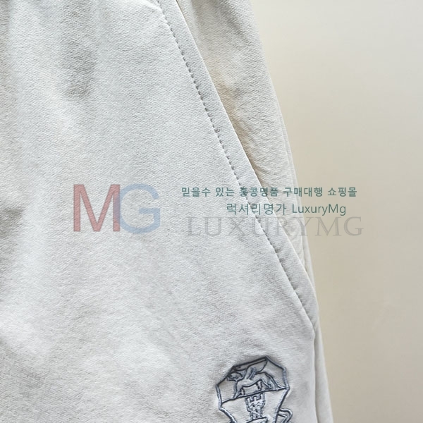 ���� ���ڷ� ��ġ�ڸ� �ݹ��� 2343523