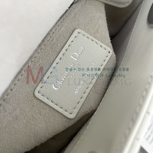 ��� ���̵�� �̴� M1183300-204