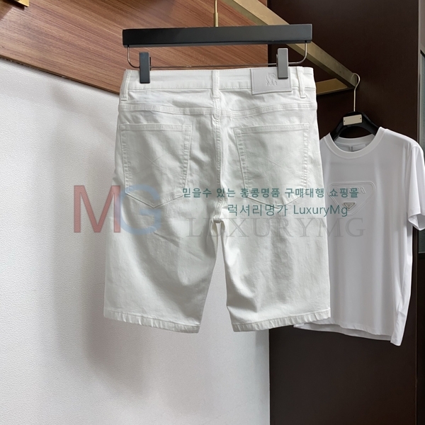 ���� ���ڷ� ��ġ�ڸ� �ݹ��� BC864883-2