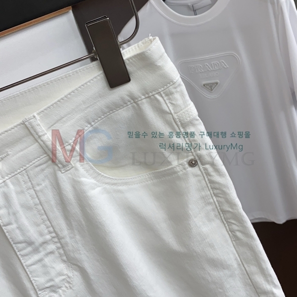 ���� ���ڷ� ��ġ�ڸ� �ݹ��� BC864883-2