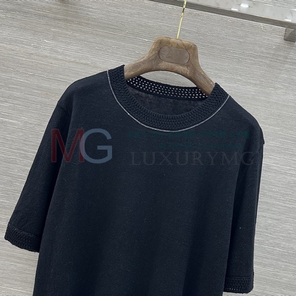 ���� ���ڷ� ��ġ�ڸ� ���� Ƽ���� BC23053-7
