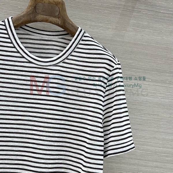 ���� ���ڷ� ��ġ�ڸ� ���� Ƽ���� BC23053-10