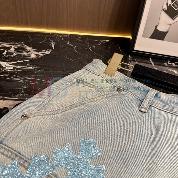 ���� ũ������ �ݹ��� 23436201