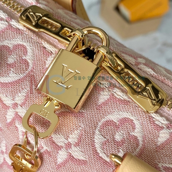 ���̺��� ���ǵ� �ݵѸ��� 20 M2A039-50