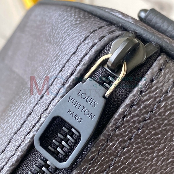 ���̺��� ���ǵ� 30 �ݵѸ��� M28977-100