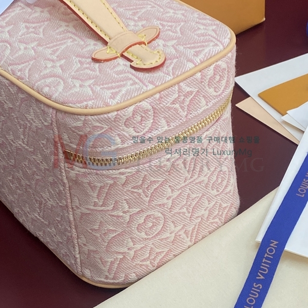 ���̺��� �Ͻ� �̴� ����Ƽ ���̽� M29667-1