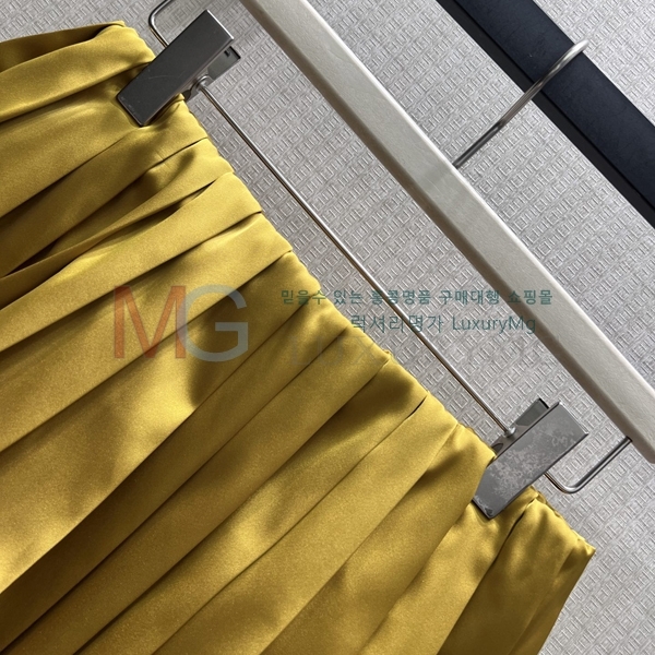 ���� �̿�̿� ��ĿƮ MIU4356435-5